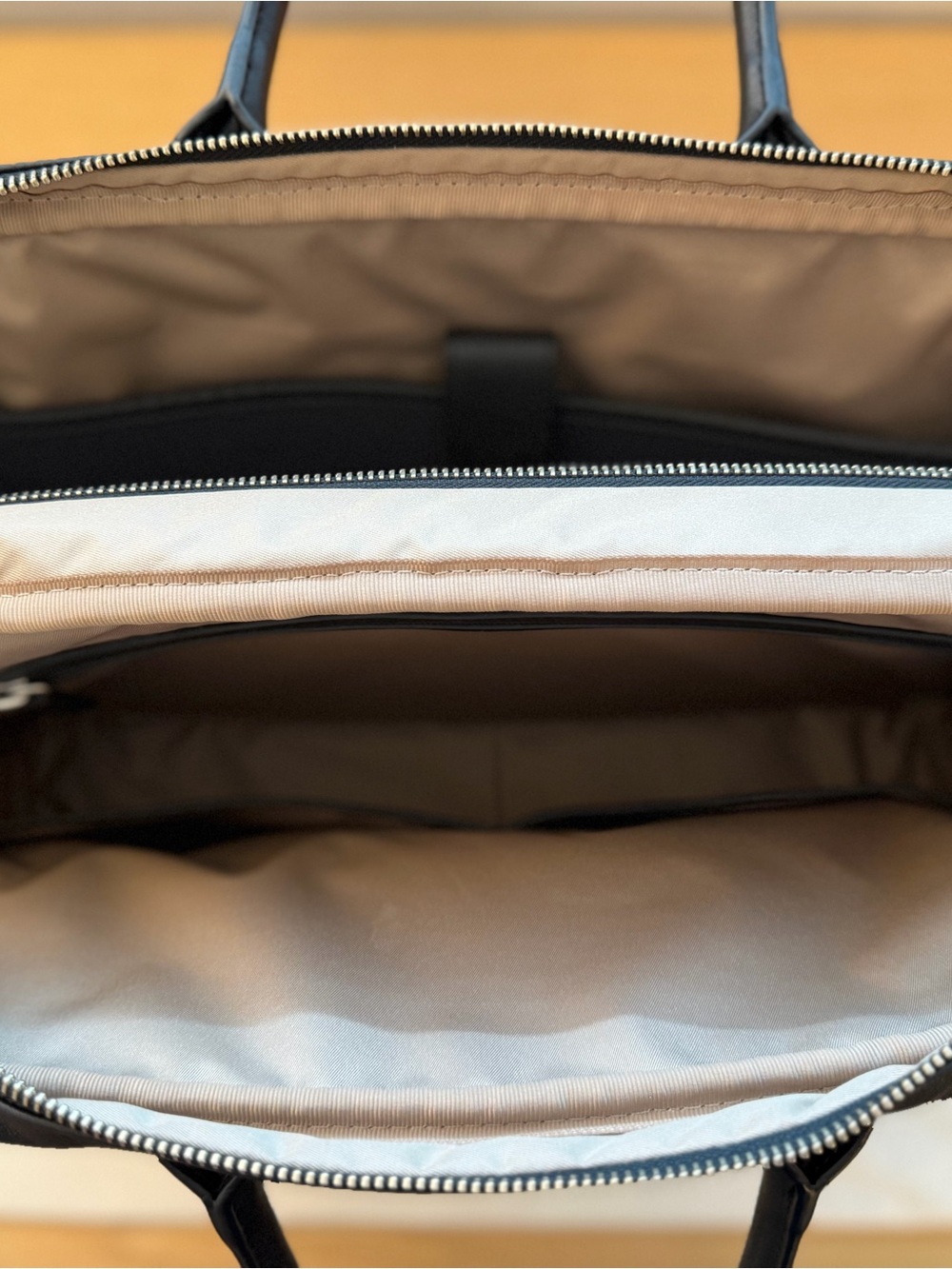 Leatherology Men’s Warren Large Black Leather Briefcase with Dual Front Pockets - Picture 12 of 16